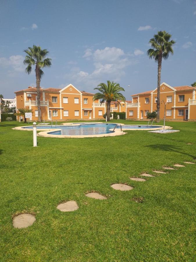 Appartamento Oliva Nova Flat In Front Of Met Esterno foto