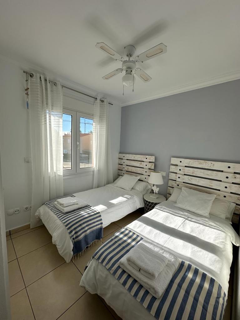 Appartamento Oliva Nova Flat In Front Of Met Esterno foto