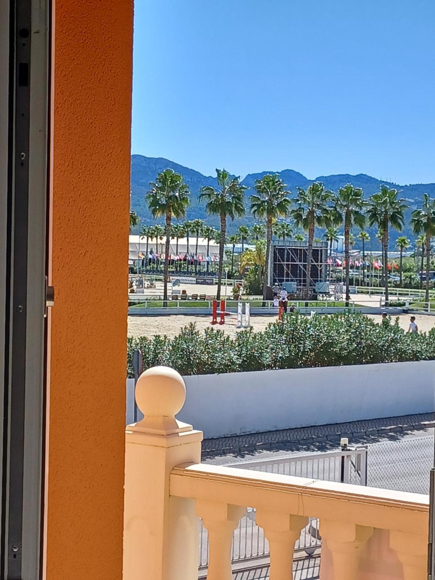 Appartamento Oliva Nova Flat In Front Of Met Esterno foto