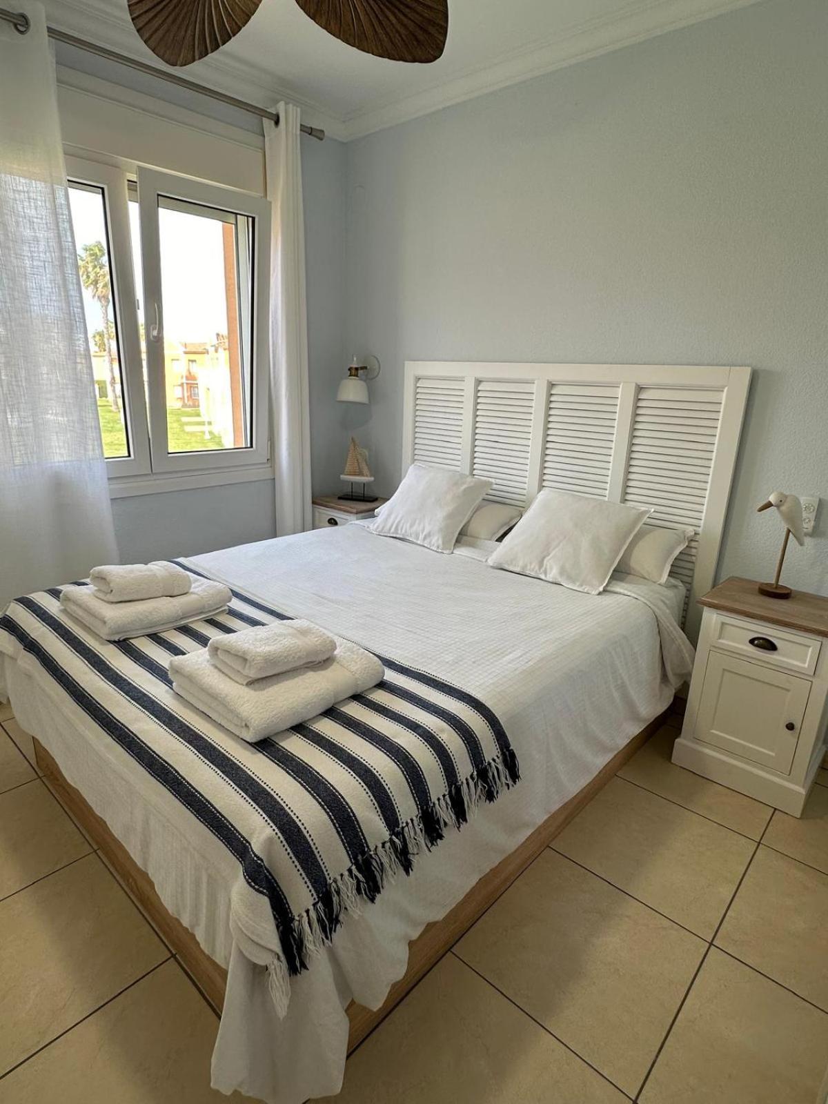 Appartamento Oliva Nova Flat In Front Of Met Esterno foto
